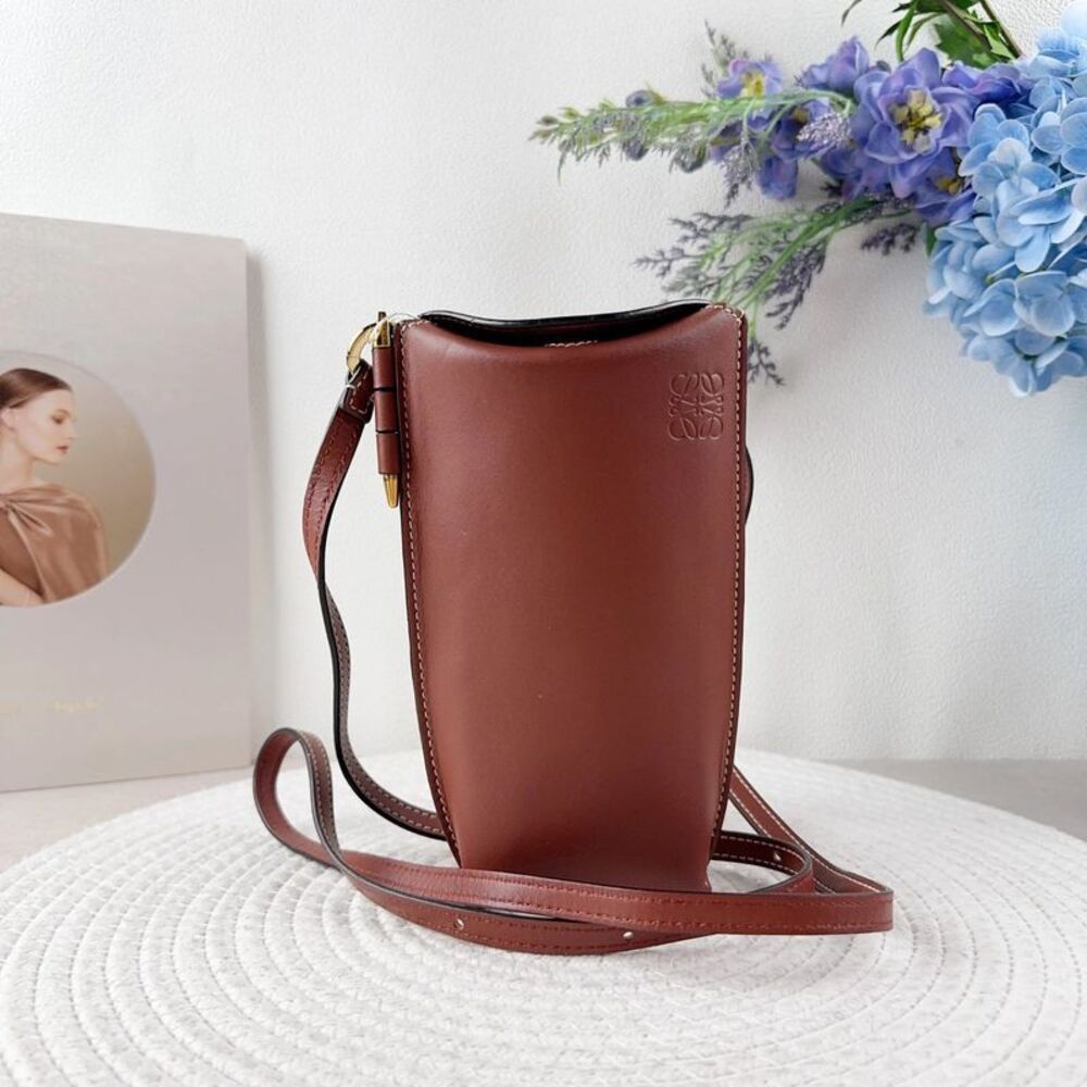 Loewe Women Pre-Loved Bag Very Good Condition